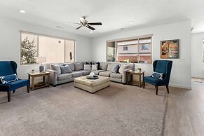 Desert Solitaire #101 6 Bedroom Townhouse