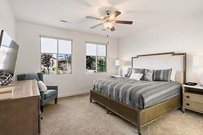 Desert Solitaire #101 6 Bedroom Townhouse