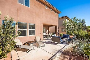 Desert Solitaire #101 6 Bedroom Townhouse
