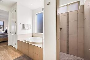 Desert Solitaire #101 6 Bedroom Townhouse