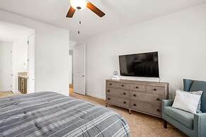 Desert Solitaire #101 6 Bedroom Townhouse