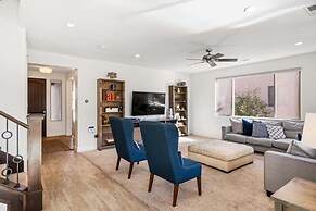 Desert Solitaire #101 6 Bedroom Townhouse
