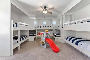 Desert Solitaire #101 6 Bedroom Townhouse