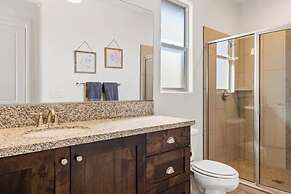 Desert Solitaire #101 6 Bedroom Townhouse