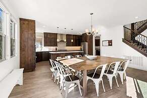 Desert Solitaire #101 6 Bedroom Townhouse