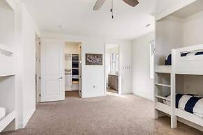 Desert Solitaire #101 6 Bedroom Townhouse