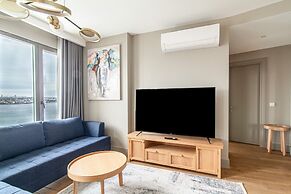 Flat With Panoramic Bosphorus View in Cihangir