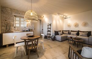 Bassa Maina Villas & Suites