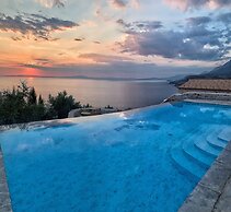 Bassa Maina Villas & Suites