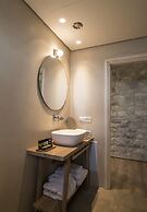 Bassa Maina Villas & Suites