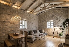 Bassa Maina Villas & Suites