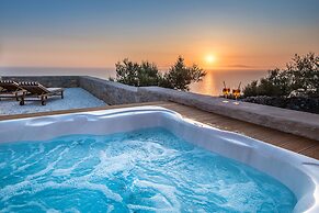 Bassa Maina Villas & Suites