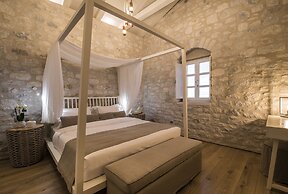 Bassa Maina Villas & Suites