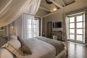 Bassa Maina Villas & Suites