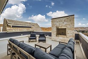 My Blue Heaven 6 Bedroom Home