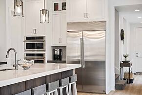 My Blue Heaven 6 Bedroom Home