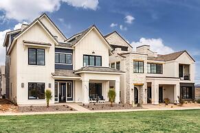 My Blue Heaven 6 Bedroom Home