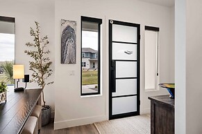 My Blue Heaven 6 Bedroom Home