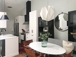 Peaceful modern and close to everything