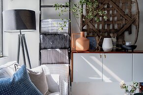 Peaceful modern and close to everything