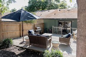 Peaceful modern and close to everything