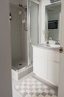 Quiet Convenient and Modern Haven