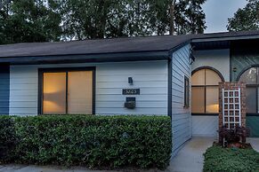 Quiet Convenient and Modern Haven