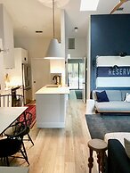 Quiet Convenient and Modern Haven