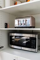 Quiet Convenient and Modern Haven