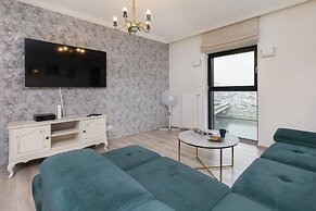 Winter's Residence Apartment by Renters