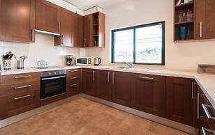 Casa Josephine by Portucasa