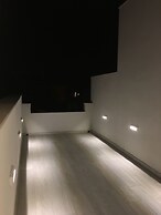 Seafront Penthouse Triplex- Roof Terrace & Hot Tub