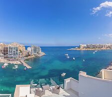 Seafront Penthouse Triplex- Roof Terrace & Hot Tub