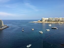 Seafront Penthouse Triplex- Roof Terrace & Hot Tub