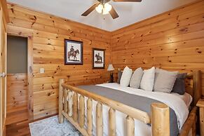 The Cowboy Way Cabin 4 Bedroom Cabin by RedAwning