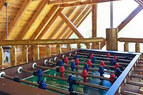 The Cowboy Way Cabin 4 Bedroom Cabin by RedAwning