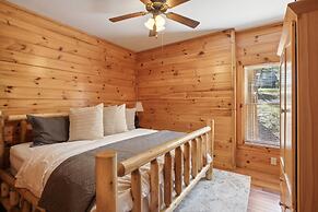 The Cowboy Way Cabin 4 Bedroom Cabin by RedAwning