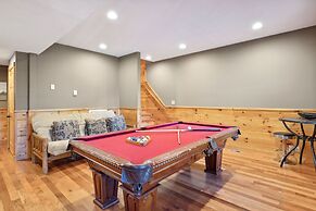 The Cowboy Way Cabin 4 Bedroom Cabin by RedAwning