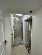 Gated Stunning Period Studio in Vibrant Bristol