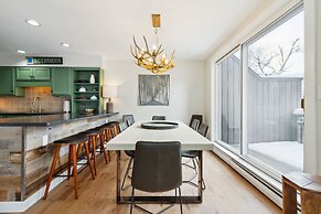 Slopeside In Okemo - Beautifully Renovated Spacious Family Townhouse 3