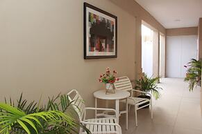 1-bed Self Contained Apartment in Noord With Pool