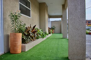 1-bed Self Contained Apartment in Noord With Pool