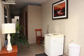 1-bed Self Contained Apartment in Noord With Pool