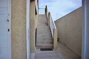 1-bed Self Contained Apartment in Noord With Pool