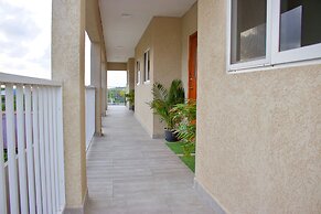 1-bed Self Contained Apartment in Noord With Pool