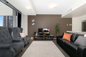 Exec Family Suite w River Views