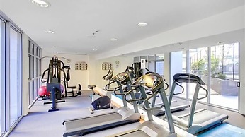 Exec Family Suite w River Views