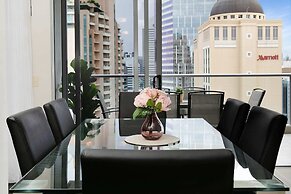 Exec Family Suite w River Views