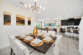 Stunning Villa With Themed Room's and Game Room, Right Across From the