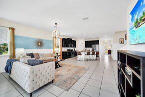 Stunning Villa With Themed Room's and Game Room, Right Across From the